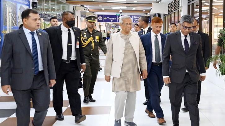 মালয়েশিয়ার উদ্দেশে ঢাকা ছাড়লেন প্রধান উপদেষ্টা