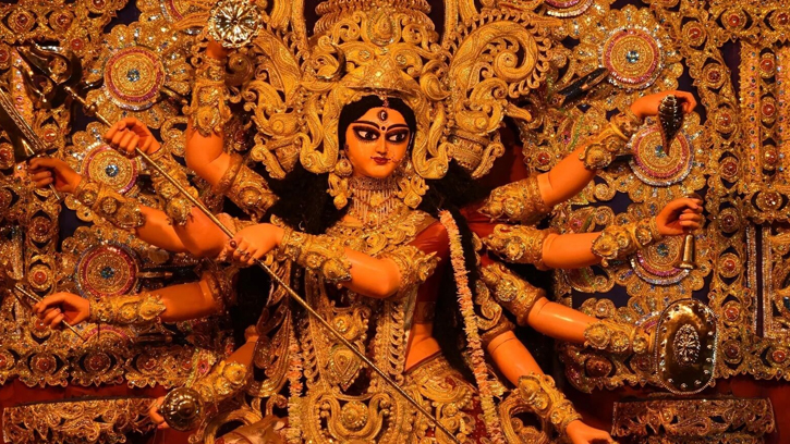 পূজা শুরুর আগে যা ঘর থেকে সরালে সৌভাগ্য বাড়ে