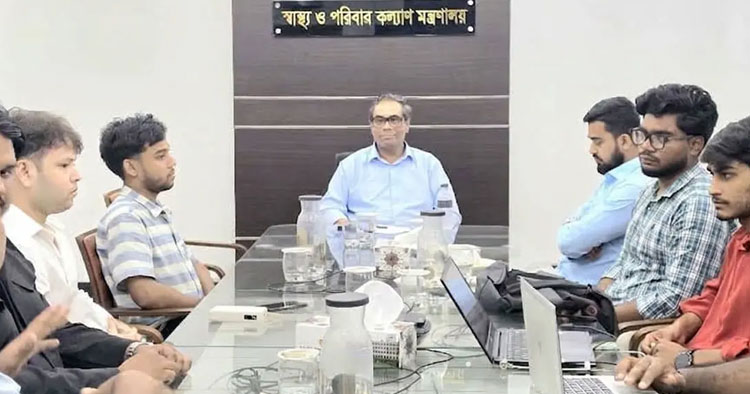 ডেঙ্গু মোকাবিলায় কনটেন্ট ক্রিয়েটরদের এগিয়ে আসার আহ্বান