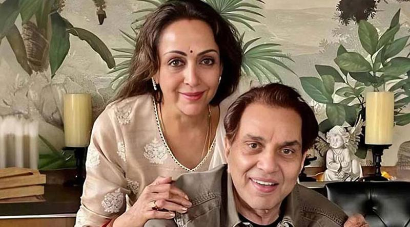 ধর্মেন্দ্রহীন জীবনে হেমা মালিনী: “তুমি আমাকে একা করে গেলে” 