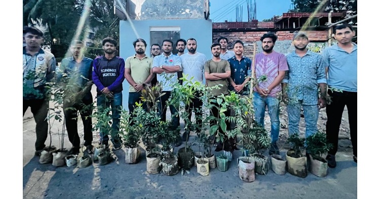 বৃক্ষরোপণের মাধ্যমে প্রতিষ্ঠাবার্ষিকী উদযাপন করলো লালবাগ থানা ছাত্রদল