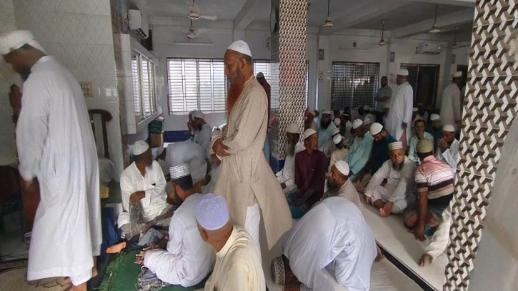 সাবেক চেয়ারম্যান ইকাবালের সুস্থতার জন্য দোয়া-মিলাদ