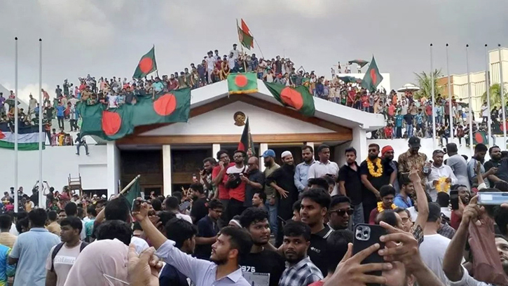 জুলাই শহীদ পরিবার এককালীন ৩০ লাখ ও মাসে ২০ হাজার ভাতা পাবে