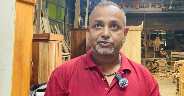 অসহায়’ সেজে আদালতের মূল্যবান জায়গা বরাদ্দ নিলেন কোটিপতি ব্যবসায়ী!