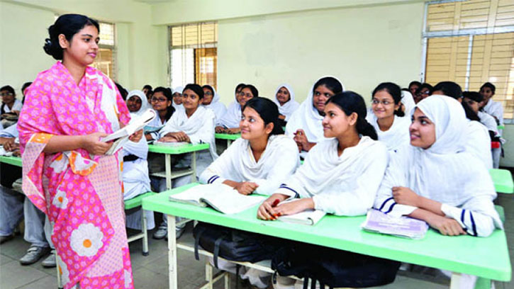 নীতিমালা সংশোধন: ৮৬ হাজার শিক্ষক ফেরত পাচ্ছেন আবেদন ফি
