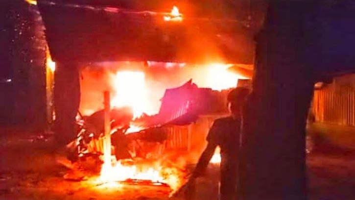 শ্রীমঙ্গলে ভয়াবহ অগ্নিকাণ্ডে বসতঘর পুড়ে ছাই, ব্যাপক ক্ষয়ক্ষতি