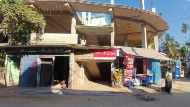 রায়পুরে পাউবোর দুই কোটি টাকার জমি দখলের অভিযোগ