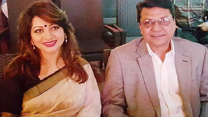মেয়ে আঁখি আলমীর হুঁশিয়ারি: নকল প্রোফাইলকে এড়িয়ে চলুন