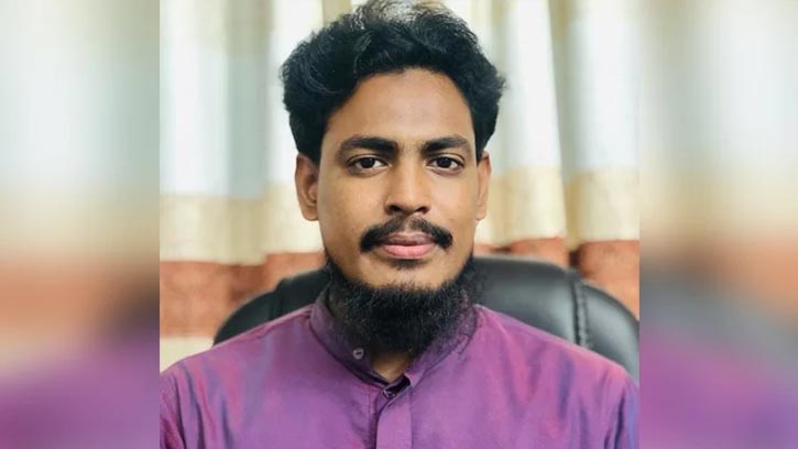 আদালতে আত্মসমর্পণ, দুই মামলায় জামিন পেলেন আখতার