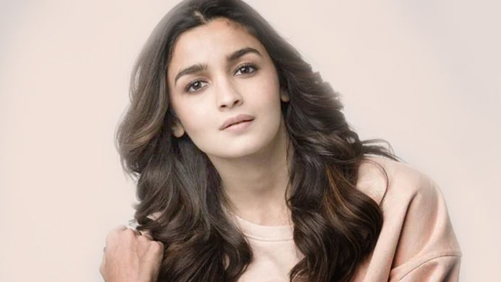আলিয়ার শুটিং সেটে বড় অঘটন, বিদ্যুৎস্পৃষ্ট হয়ে কর্মীর মৃত্যু