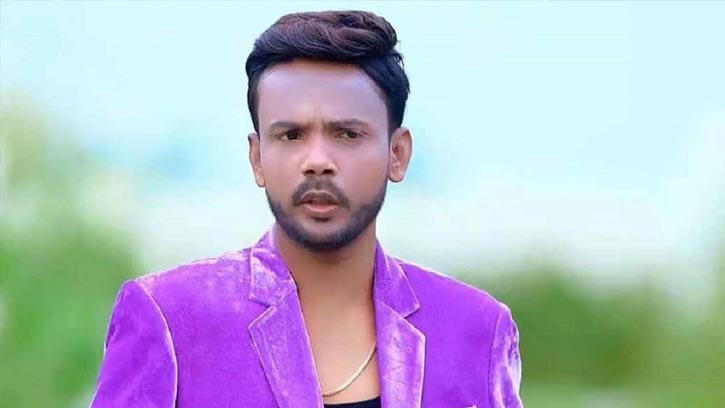 গ্রেফতার হিরো আলম