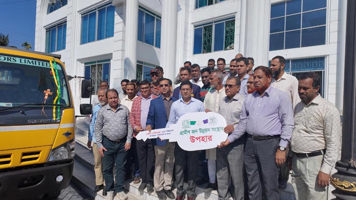 পোড়া ট্রাকের সংকট কাটাল জিজেইউএস, ভোলায় নতুন ডাম্প ট্রাক হস্তান্তর