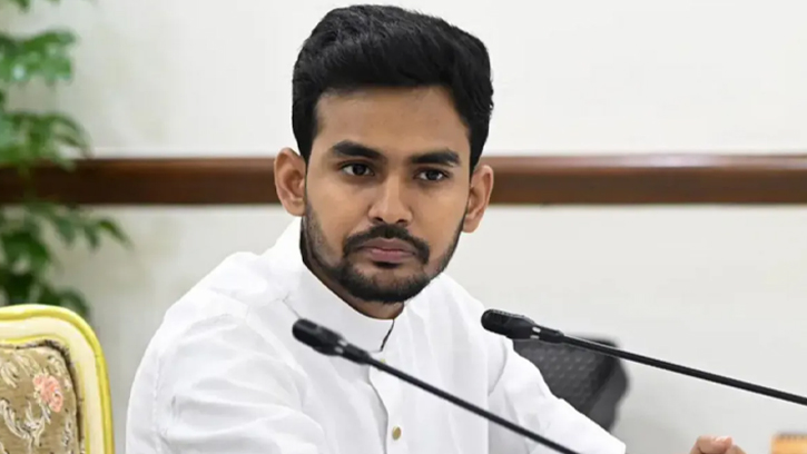 ‘বিসিবির সংবিধান কি সাদা-কালো কাগজ?’ স্বরাষ্ট্রমন্ত্রীর মন্তব্যের পর আসিফ মাহমুদের কড়া প্রশ্ন