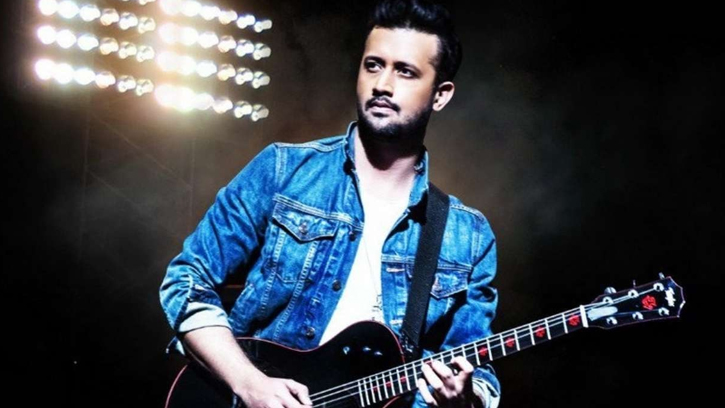 সুরের মঞ্চে ঝড় তুলতে ঢাকায় আতিফ আসলাম