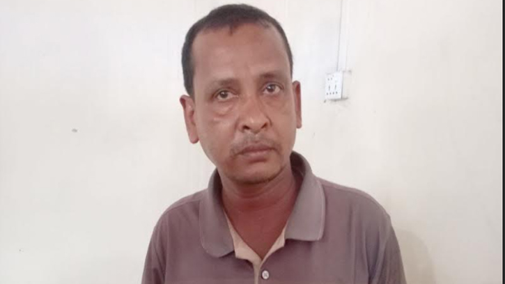 ঘোড়াঘাটে ভুয়া এনজিও চালিয়ে প্রতারণা, জনতার হাতে আটক প্রতারক