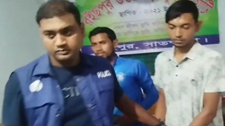 সাতক্ষীরায় ছাত্রলীগ কর্মীকে আটক 