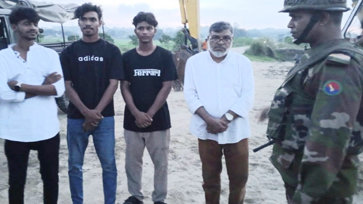 চাঁদাবাজ ধরলো সেনাবাহিনী, ছেড়ে দিলেন ওসি