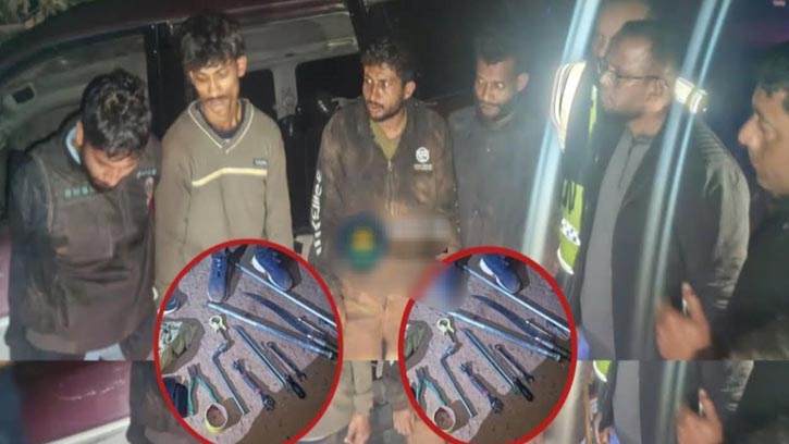 কুলাউড়ায় দেশীয় অস্ত্রসহ চার ডাকাত গ্রেফতার