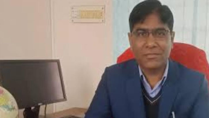 যোগ্যতা নেই, তবু বেরোবিতে ১২ বছর ধরে শিক্ষকতা করছেন ডিন ইমদাদুল