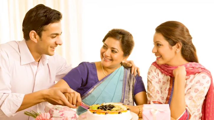 মা ও স্ত্রীর মধ্যে ব্যালেন্স কিভাবে করবেন?