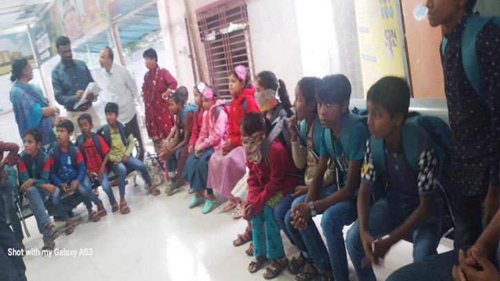 পশ্চিমবঙ্গের শেল্টার হোম থেকে দেশে ফিরল ২৮ বাংলাদেশি শিশু