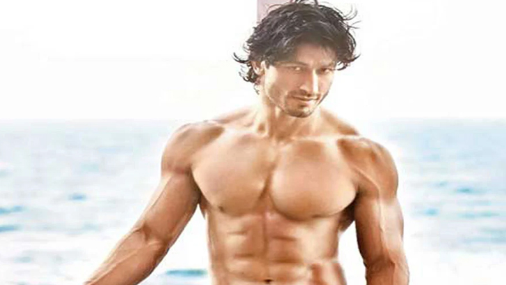 বিদ্যুৎ জামওয়ালের নতুন নগ্ন ভিডিও ভাইরাল