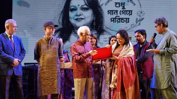 বরেণ্য কণ্ঠশিল্পী সাবিনা ইয়াসমিন পেলেন রাষ্ট্রীয় সম্মাননা