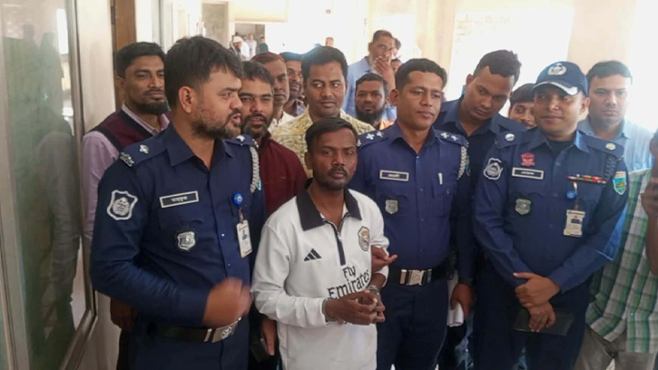 শাজাহানপুর থেকে ধর্ষণ মামলায় হিরো আলম গ্রেপ্তার