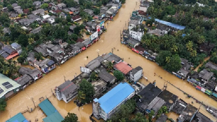 বন্যার ভয়াল থাবা দক্ষিণ-পূর্ব এশিয়ায়, মৃত্যুঝড় থামছেই না