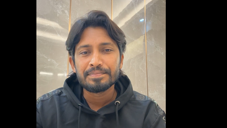 সামাজিক মাধ্যমে প্রশ্ন বিজয়ের: “আমি আর কত ক্ষতিগ্রস্ত হবো?”