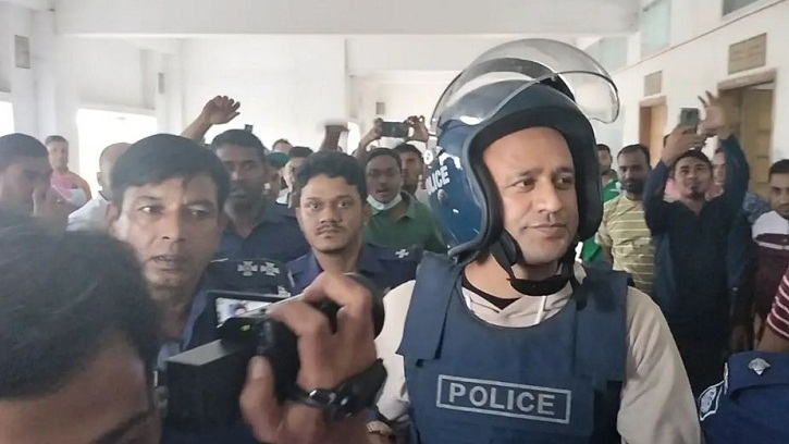 আদালতে ব্যারিস্টার সুমনের মুখে বারবার ‘ভালো থাকুক বাংলাদেশ’