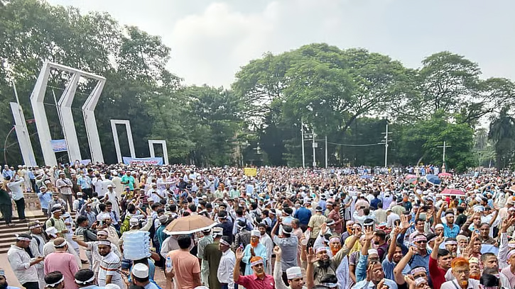 আজ ‘মার্চ টু যমুনা’: কেন্দ্রীয় শহীদ মিনারে শিক্ষকদের উপস্থিতি বৃদ্ধি