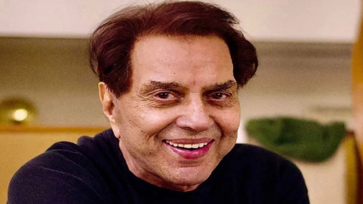 মৃত্যুর গুজবকে উড়িয়ে বাড়ি ফিরলেন ধর্মেন্দ্র