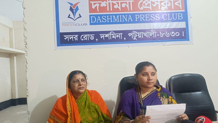চাঁদা দাবির অভিযোগে সংবাদ সম্মেলনে মুখ খুললেন নারী
