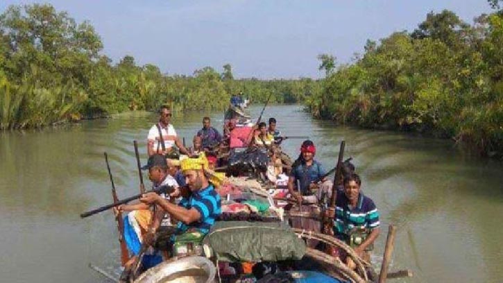 দস্যু বাহিনী বেড়ে যাওয়ায় বনজীবীদের জীবনে অন্ধকার