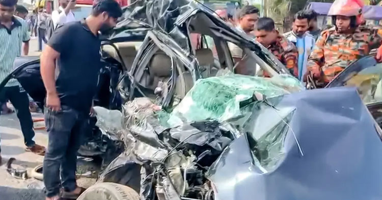 গজারিয়ায় বাস-প্রাইভেটকার সংঘর্ষে চালকসহ নিহত ৪