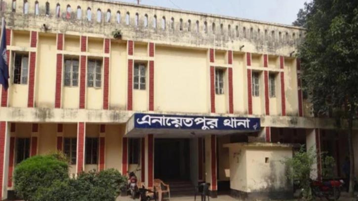 এনায়েতপুরে চুরি করা ছাগল বিক্রির সময় যুবক আটক