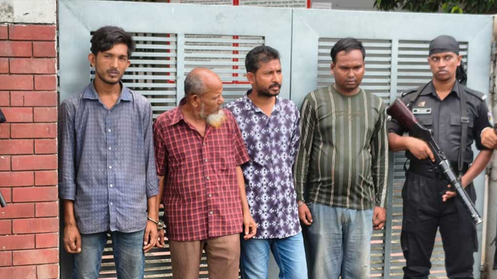 পাসপোর্ট অফিসে দালালবিরোধী অভিযানে গ্রেফতার ৪