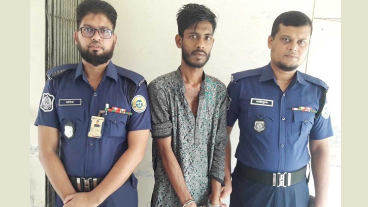 গৃহবধূকে দলবেধে ধর্ষণের অভিযোগে যুবক গ্রেফতার