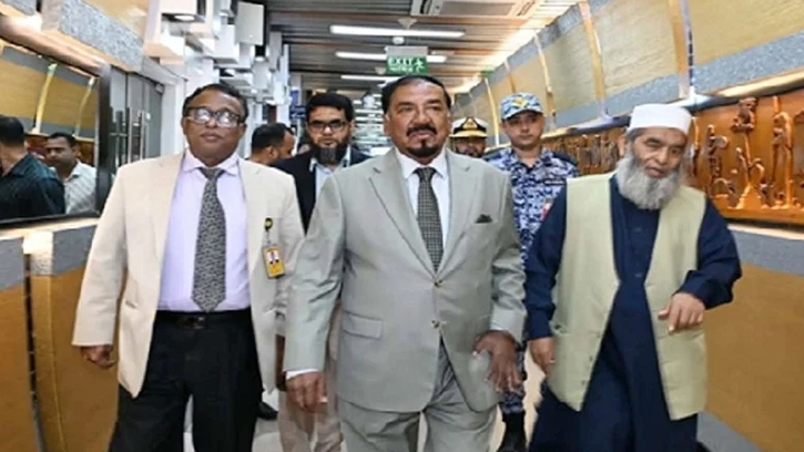 কাতার সফরে ঢাকা ছাড়লেন স্পিকার হাফিজ উদ্দিন আহমদ