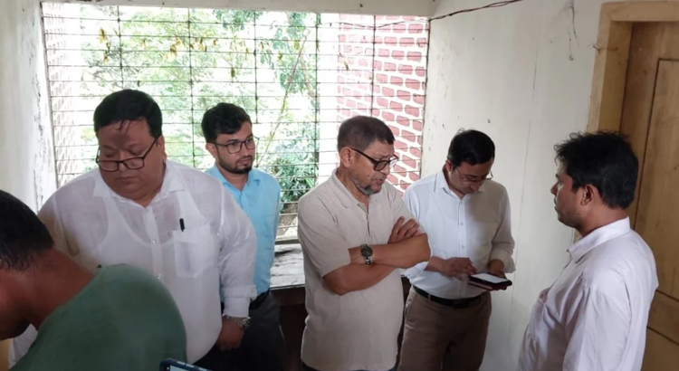 সরকারি হাসপাতালের বাথরুমে মিলল ওষুধ, অব্যবস্থাপনায় ক্ষুব্ধ স্বাস্থ্যমন্ত্রী