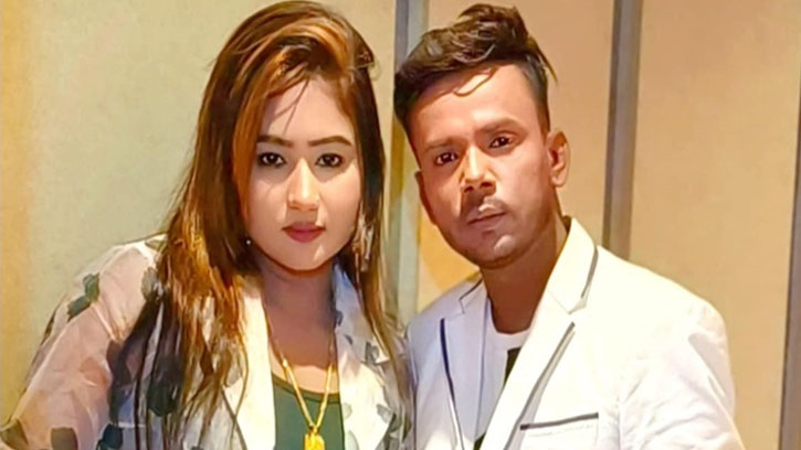 তালাক ভুলে ফের এক ছাদের তলায় হিরো আলম-রিয়া মনি