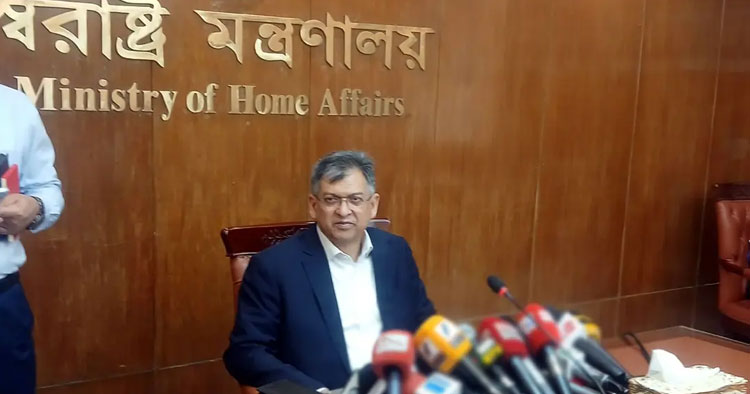 সমাজের পচন ও নৈতিক অবক্ষয়ের লক্ষণ দেখা যাচ্ছে: স্বরাষ্ট্রমন্ত্রী