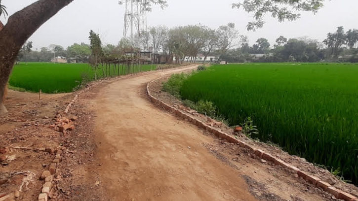 পুরনো ইট দিয়ে সড়ক সংস্কার, মান নিয়ে প্রশ্ন