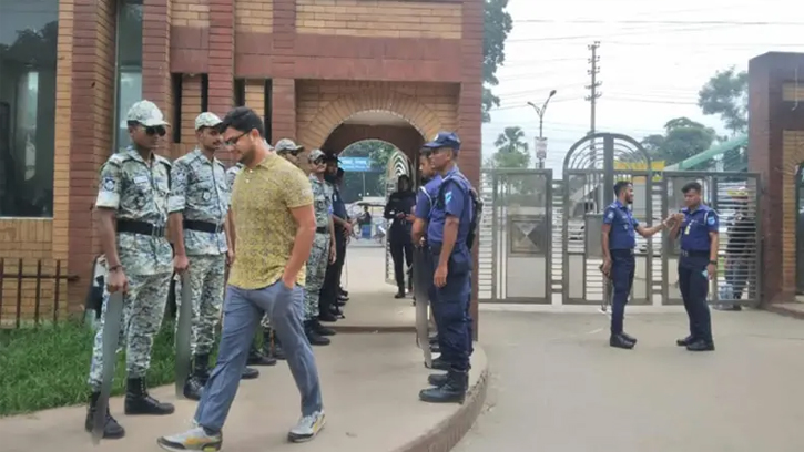 কঠোর নিরাপত্তার মধ্যে জাকসু নির্বাচন শুরু