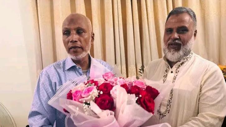 চট্টগ্রাম ৮ আসনের বিজয়ী ও পরাজয়ী দুই প্রার্থীর শুভেচ্ছা বিনিময়