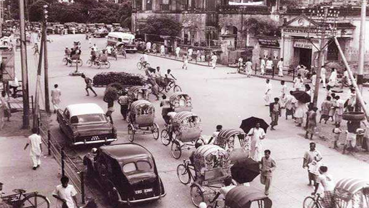 হারানো যানবাহনের ছায়ায় ঢাকা শহরের বিবর্তন