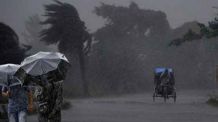 ঝড়-বজ্রবৃষ্টিতে সতর্কতা, আঘাত হানতে পারে ৬০ কিমি বেগে হাওয়া