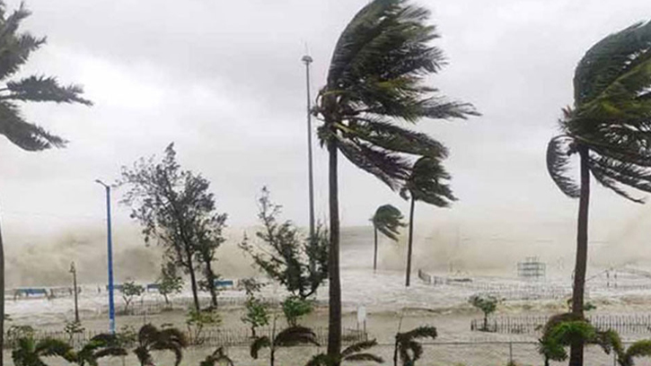 দমকা হাওয়ায় ১৪ জেলায় ঝড়-বৃষ্টির সম্ভাবনা, সতর্ক নদীবন্দর