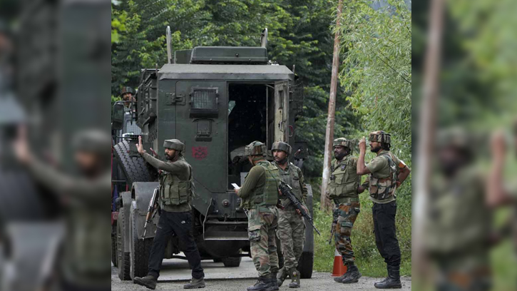 দুই ভারতীয় সেনা নিহত জম্মু-কাশ্মীর সংঘর্ষে